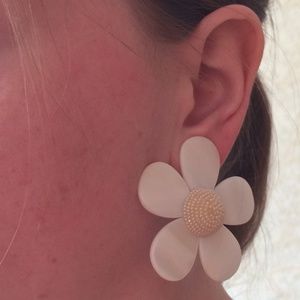 So gorgeous! Rebecca de Ravenel style earrings